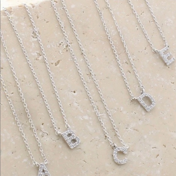 Letter / initial necklace - Picture 2 of 4